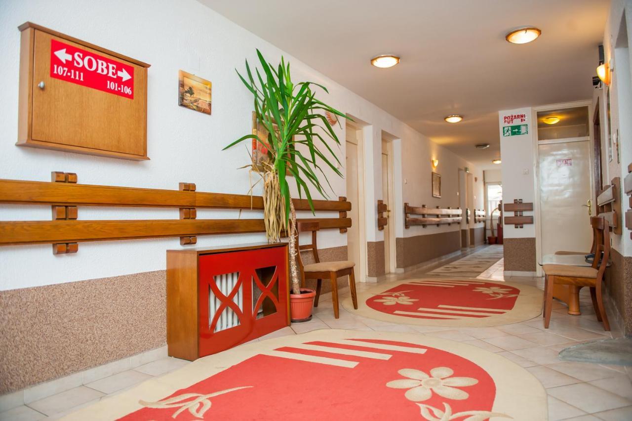 Prenociste "Nacional" Hotel Prnjavor Екстериор снимка