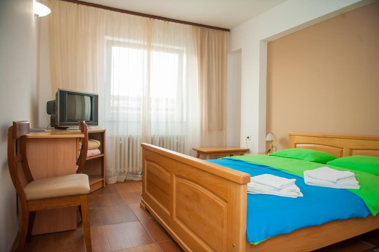 Prenociste "Nacional" Hotel Prnjavor Екстериор снимка